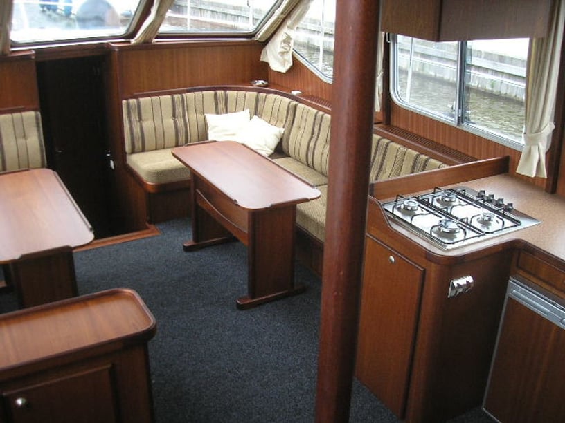 Woudsend Motorboot 6 Kabine 12 Liegeplätze 12 Gäste 14.1 m Nummer des Inserats: #25716 2