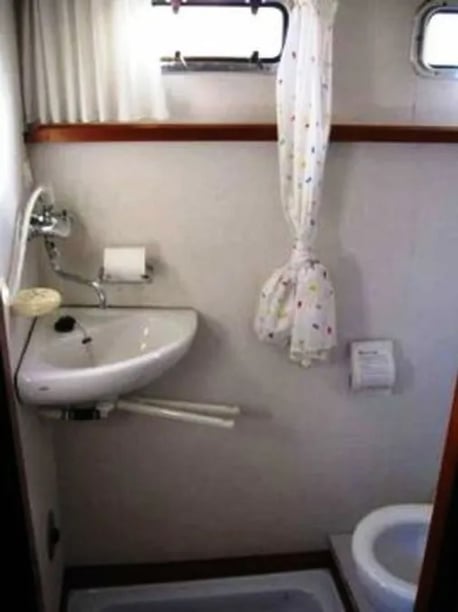 Woudsend Motorboot Cabine 2  6  slaapplaatsen 6  gasten 10.5 m Lijstnummer: #25720 5