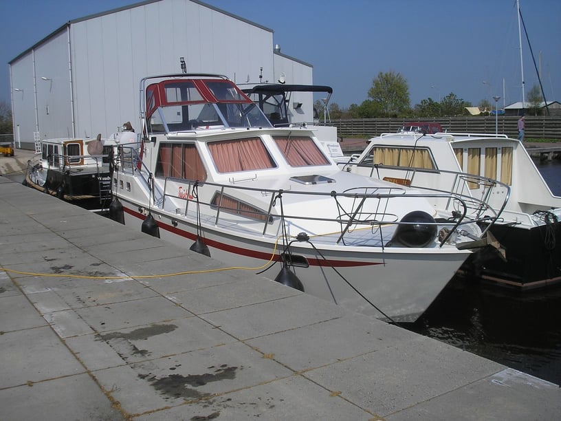 Woudsend Motorboot Cabine 2  6  slaapplaatsen 6  gasten 10.5 m Lijstnummer: #25720