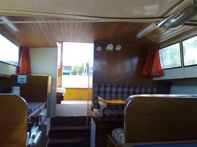 Woudsend Motoscafo cabina 2  cuccette 6  6  ospiti 9.1 m Numero dell'inserzione: #25721 2