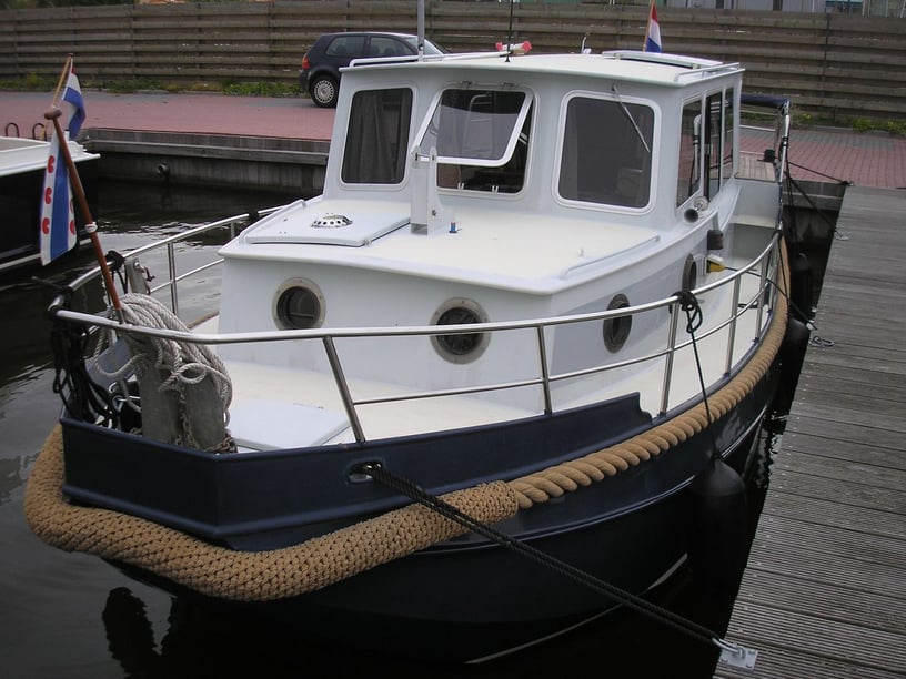 Woudsend Motorboot Cabine 2  6  slaapplaatsen 6  gasten 8 m Lijstnummer: #25724