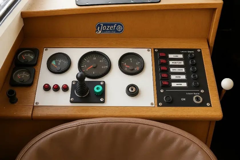 Woudsend Bateau à moteur Cabine 2  Couchettes 6  Invités 6  8 m Numéro de l'annonce: #25724 5