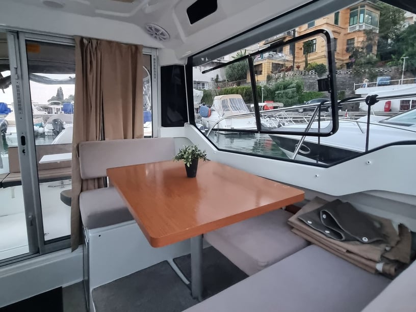 Opatija Motorboot 2 Kabine 4 Liegeplätze 9 Gäste 7.95 m Nummer des Inserats: #25725 2