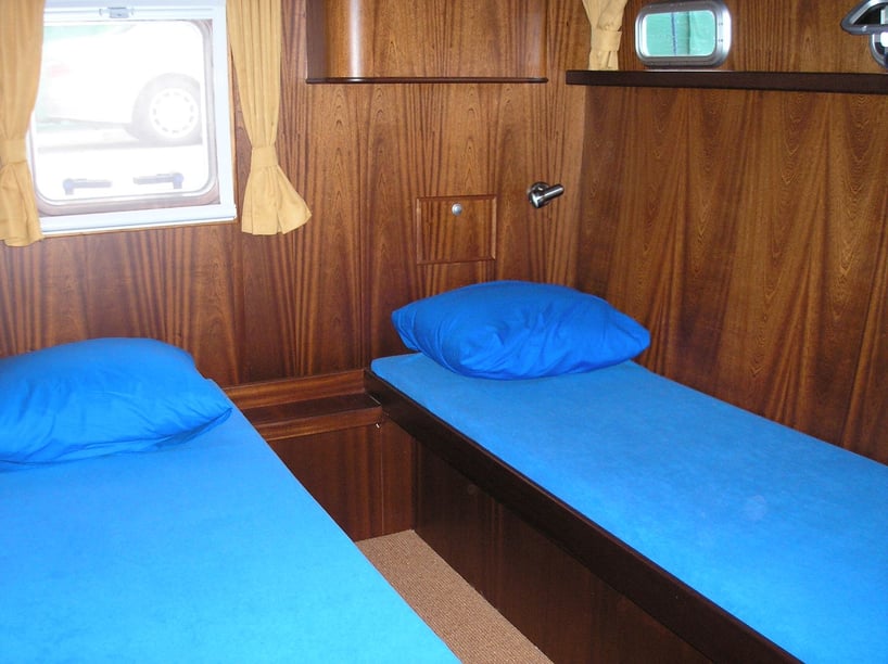 Woudsend Motorboot Cabine 4  8  slaapplaatsen 8  gasten 14.1 m Lijstnummer: #25727 5