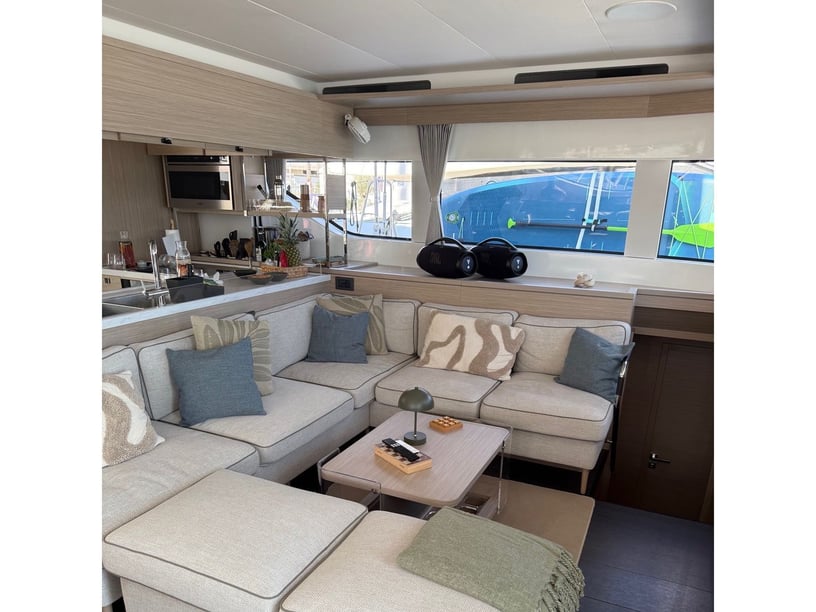 Kaštel Gomilica Katamaran 4 Kabine 8 Liegeplätze 8 Gäste 19.77 m Nummer des Inserats: #25736 2