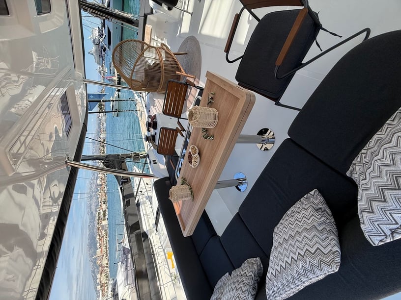 Kaštel Gomilica Katamaran 4 Kabine 8 Liegeplätze 8 Gäste 19.77 m Nummer des Inserats: #25736 3