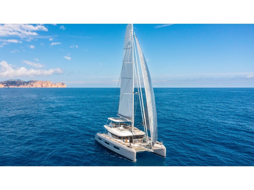 Kaštel Gomilica Katamaran 4 Kabine 8 Liegeplätze 8 Gäste 19.77 m Nummer des Inserats: #25736