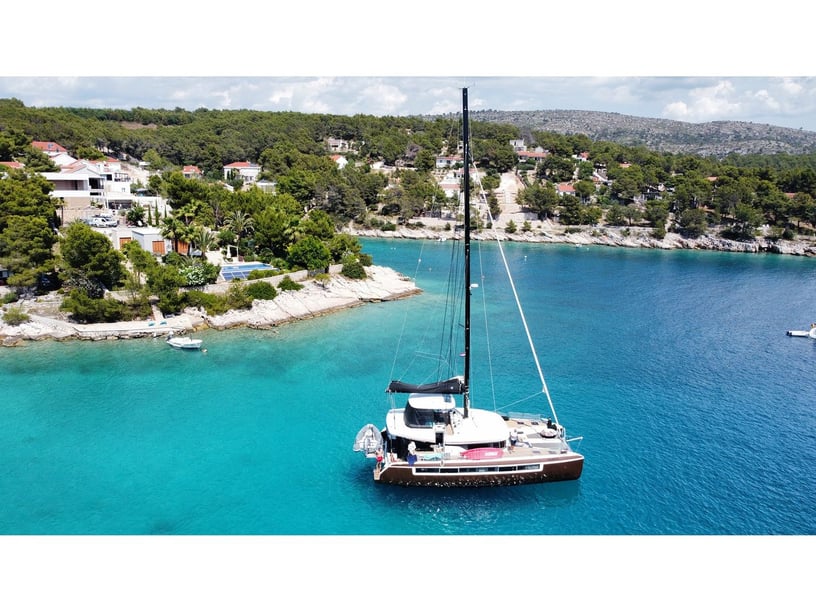 Kaštel Gomilica Catamaran Cabine 5  10  slaapplaatsen 10  gasten 14.76 m Lijstnummer: #25737