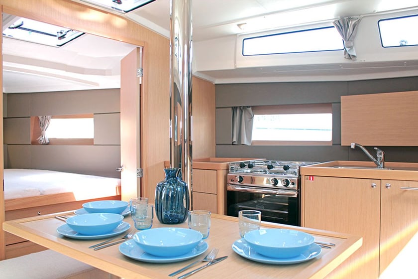 Palma de Mallorca Sailboat 3 cabin 6 berths 6 guests 11.5 m Listing Number: #2574 3