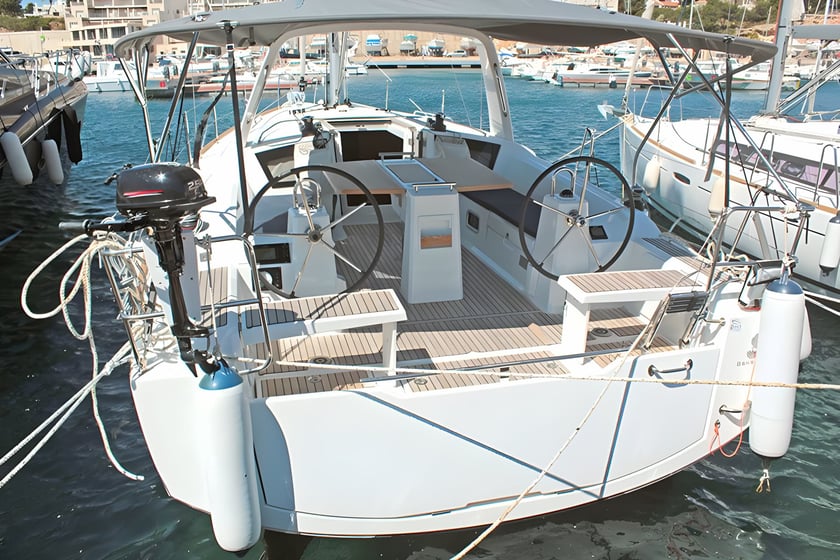 Palma de Mallorca Barca a vela cabina 3  cuccette 6  6  ospiti 11.5 m Numero dell'inserzione: #2574 3