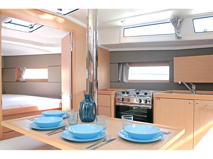 Palma de Mallorca Sailboat 3 cabin 6 berths 6 guests 11.5 m Listing Number: #2574 2