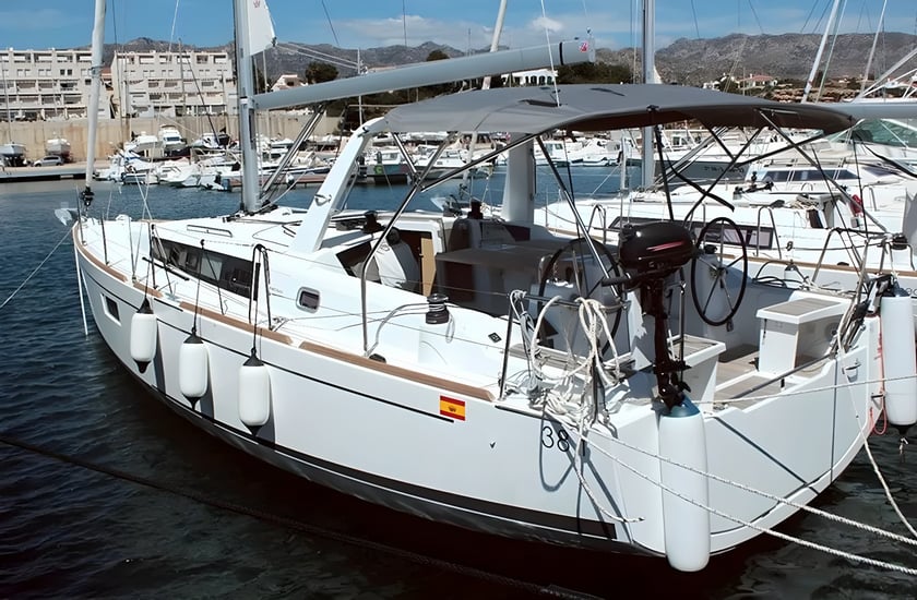 Palma de Mallorca Barca a vela cabina 3  cuccette 6  6  ospiti 11.5 m Numero dell'inserzione: #2574