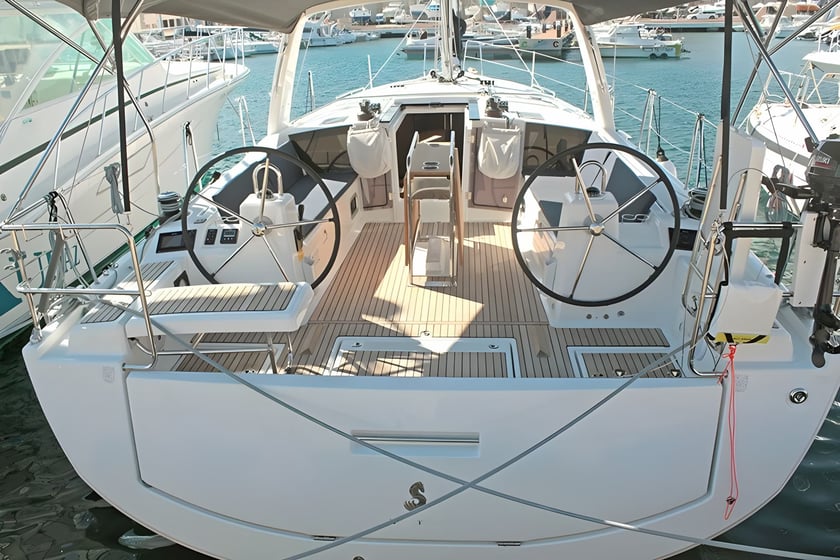 Palma de Mallorca Sailboat 3 cabin 8 berths 8 guests 12.43 m Listing Number: #2575 3