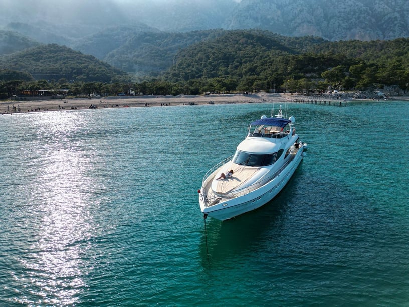 Antalya Motoryat 1 kabin Konaklama 10 kişi Seyir 12 kişi 27 m İlan No: #25751 5