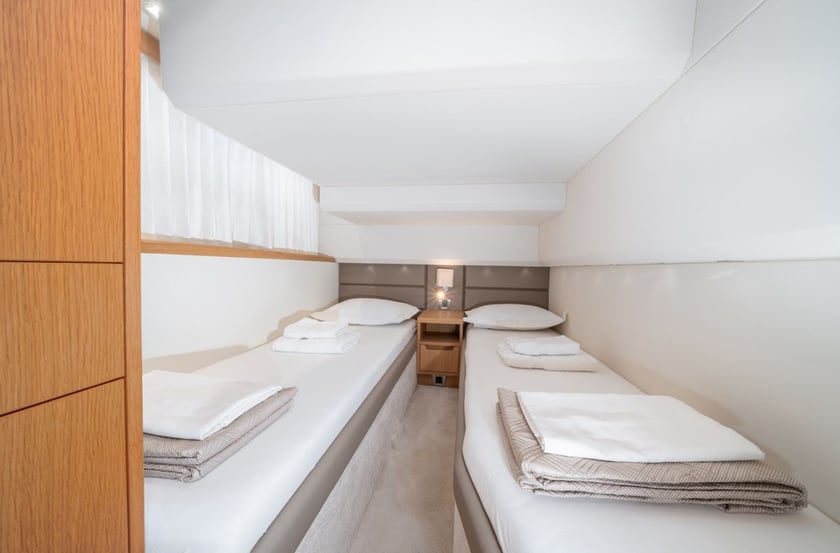 Makarska Motorboot 3 Kabine 8 Liegeplätze 8 Gäste 13.25 m Nummer des Inserats: #25754 5