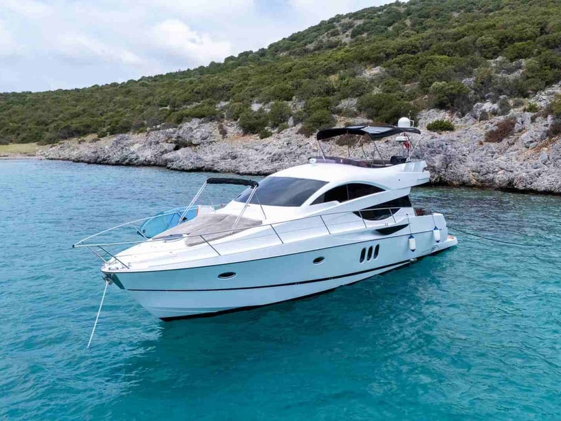 Türkbükü, Bodrum Motoryacht 3 Kabine 6 Liegeplätze 6 Gäste 16.9 m Nummer des Inserats: #25762