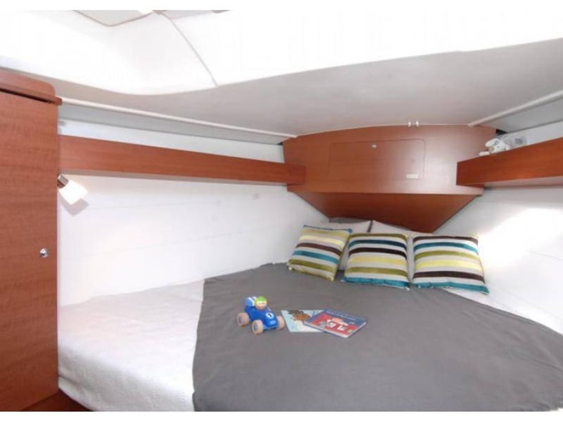 Propriano Voilier Cabine 2  Couchettes 4  Invités 4  10.28 m Numéro de l'annonce: #25791 2