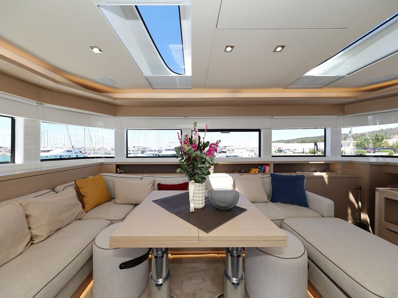 Sukošan Katamaran 4 Kabine 8 Liegeplätze 8 Gäste 16.9 m Nummer des Inserats: #25793 2