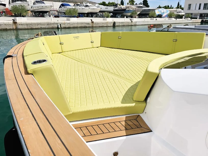 Seget Donji Motorboot 2 Kabine 4 Liegeplätze 12 Gäste 12.36 m Nummer des Inserats: #25819 3