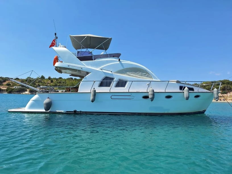 Cesme Yacht à moteur Cabine 2  Couchettes 4  Invités 8  14 m Numéro de l'annonce: #25831