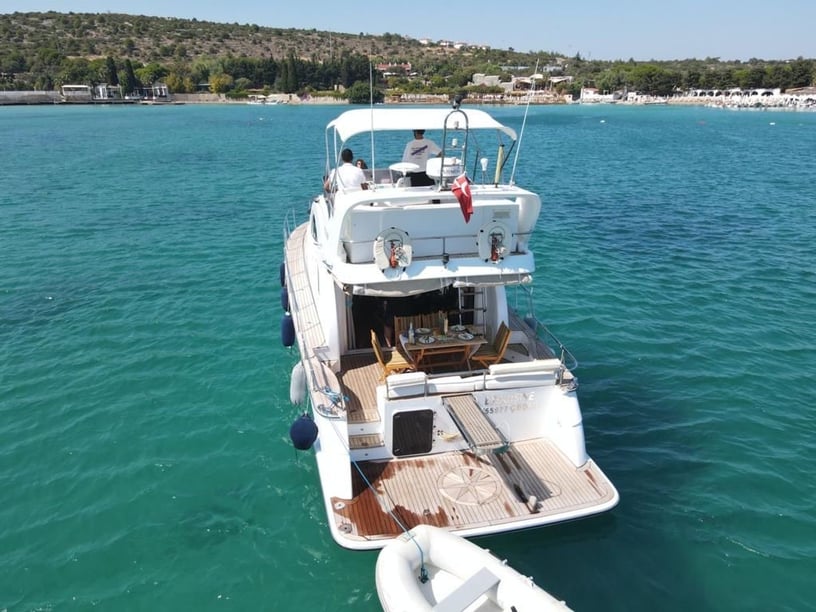 Çeşme Yate a motor  8  literas 8  invitados 14 m Número de anuncio: #25831 3