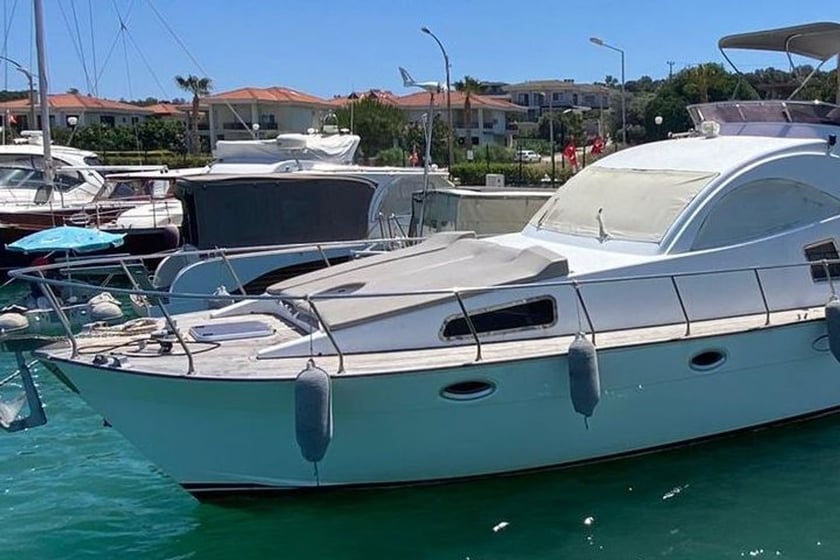 Çeşme Yate a motor  8  literas 8  invitados 14 m Número de anuncio: #25831 5