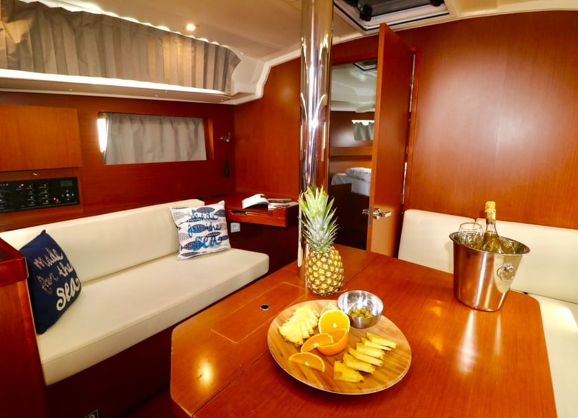 Preveza Velero Cabina 3  6  literas 6  invitados 12.43 m Número de anuncio: #25835 4