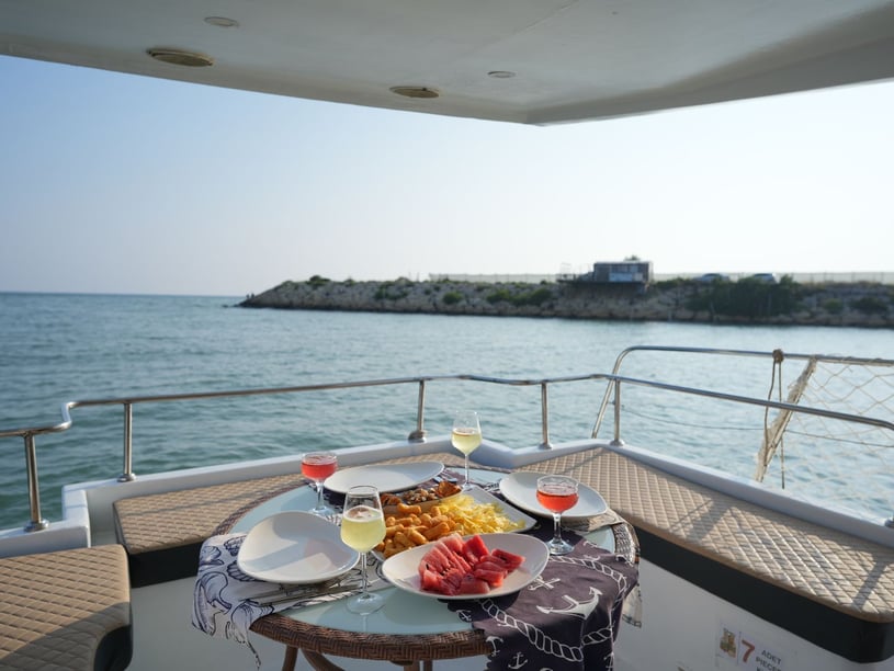 Antalya Motoryat  Konaklama 6 kişi Seyir 12 kişi 12 m İlan No: #25843 2