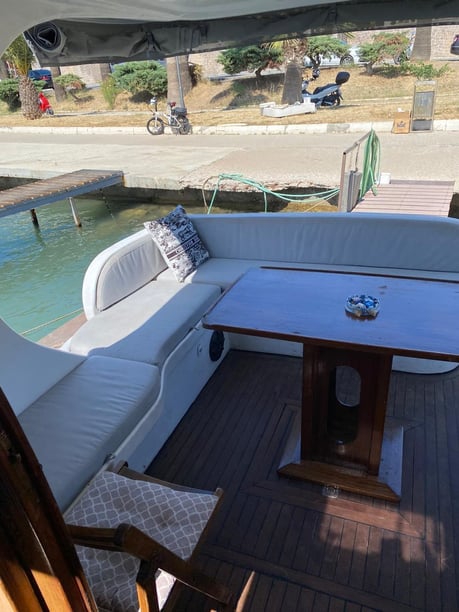 Ayvalik Yate a motor  2  literas 10  invitados 11 m Número de anuncio: #25846 3