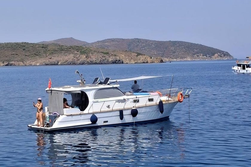 Ayvalik Yate a motor  2  literas 10  invitados 11 m Número de anuncio: #25846