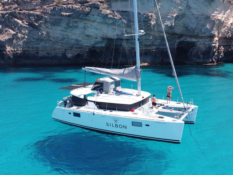 Santa Eulària des Riu Catamaran 6 cabin 10 berths 10 guests 13.96 m Listing Number: #25875