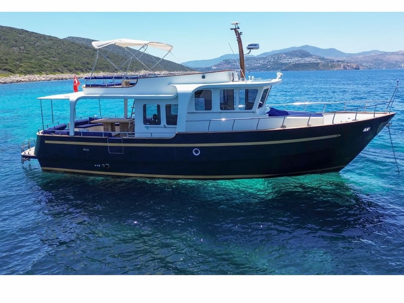 Yalikavak Motor Yacht 2 cabin 4 berths 4 guests 14.8 m Listing Number: #25876 2