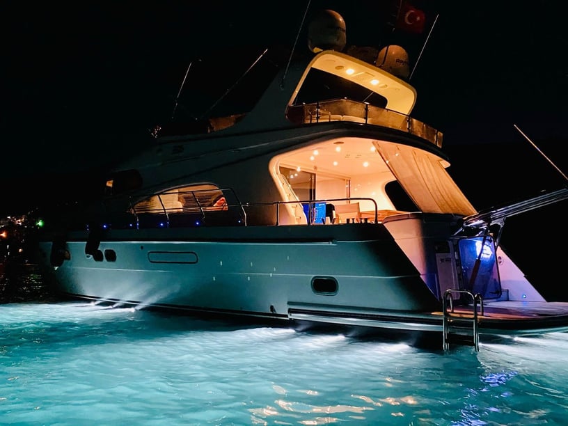 Turkbükü, Bodrum Yate a motor Cabina 2  4  literas 4  invitados 20 m Número de anuncio: #25881 2