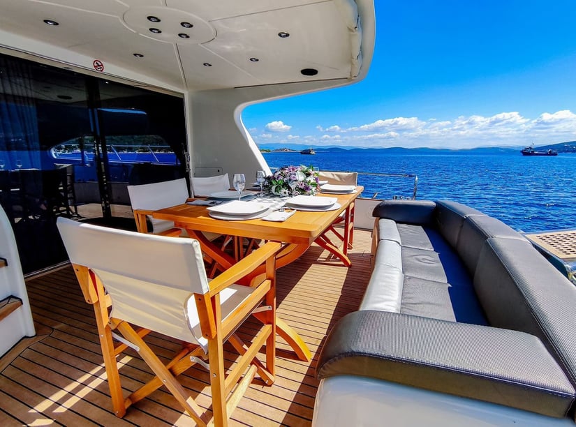 Istanbul Motor Yacht 2 cabin 4 berths 4 guests 20 m Listing Number: #25881 5