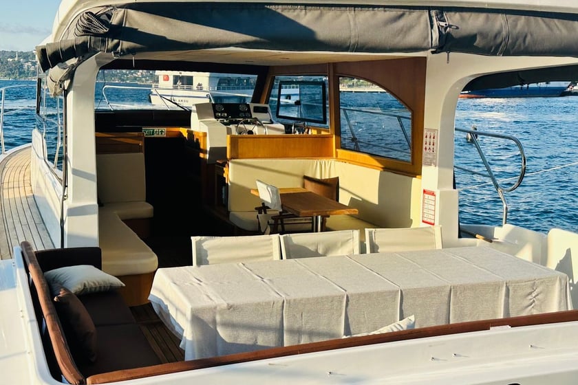 Beykoz Motoryat 2 kabin Konaklama 4 kişi Seyir 14 kişi 14 m İlan No: #25909 2