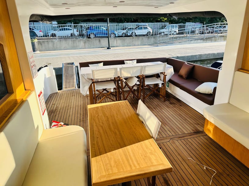 Beykoz Motoryat 2 kabin Konaklama 4 kişi Seyir 14 kişi 14 m İlan No: #25909 5