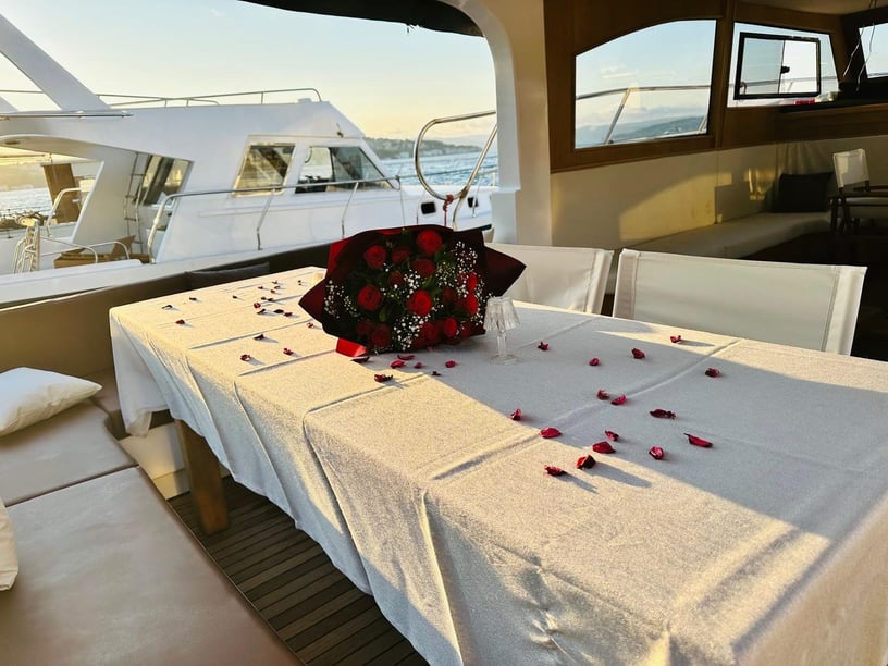 Beykoz Motoryat 2 kabin Konaklama 4 kişi Seyir 14 kişi 14 m İlan No: #25909 4