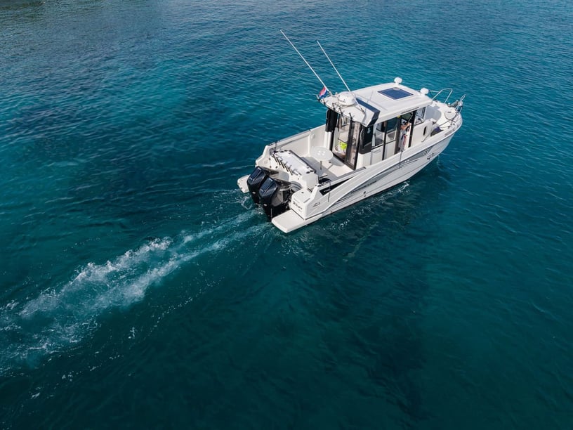 Split Sürat Teknesi 1 kabin Konaklama 2 kişi Seyir 7 kişi 7.99 m İlan No: #25940