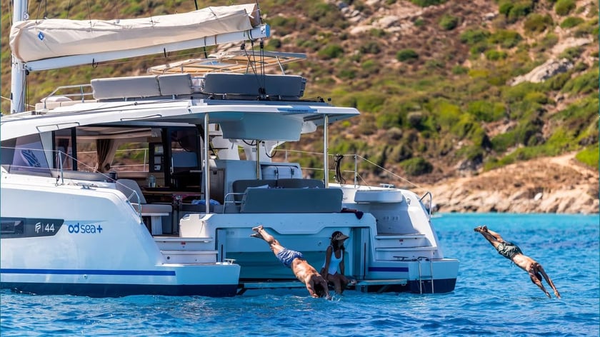 Pula Catamaran 6 cabin 12 berths 12 guests 13.26 m Listing Number: #25955 3