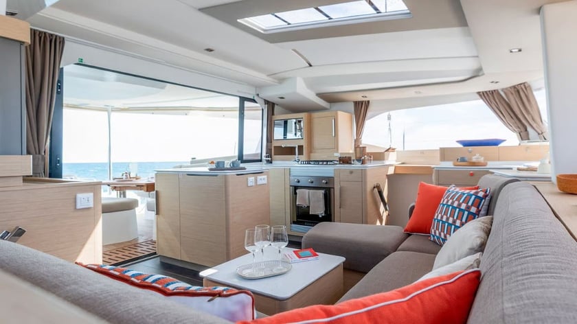 Pula Catamaran 6 cabin 12 berths 12 guests 13.26 m Listing Number: #25955 2