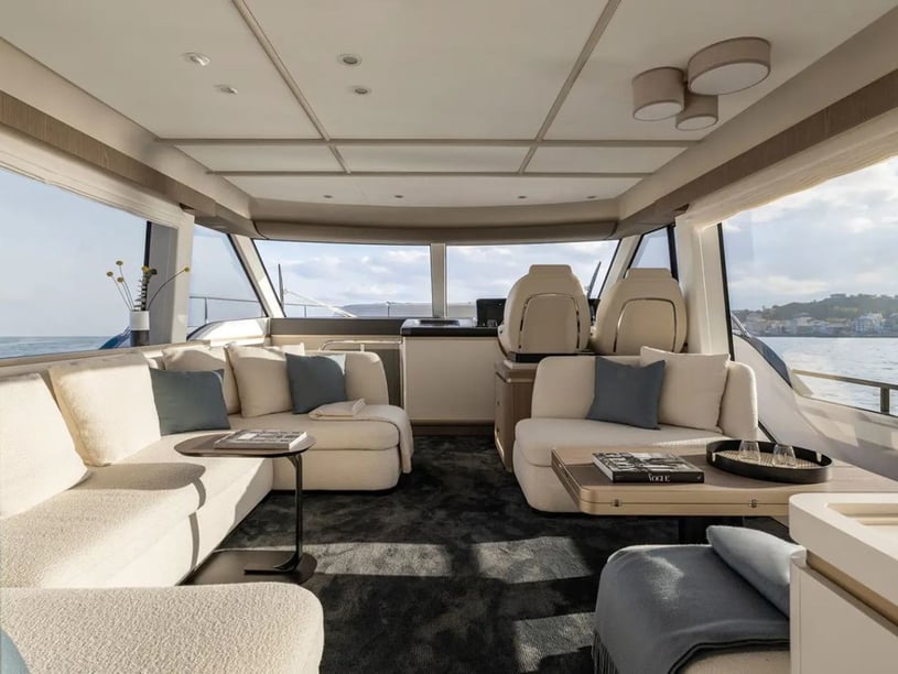 Podstrana Motorjacht Cabine 3  6  slaapplaatsen 6  gasten 18.47 m Lijstnummer: #25956 2