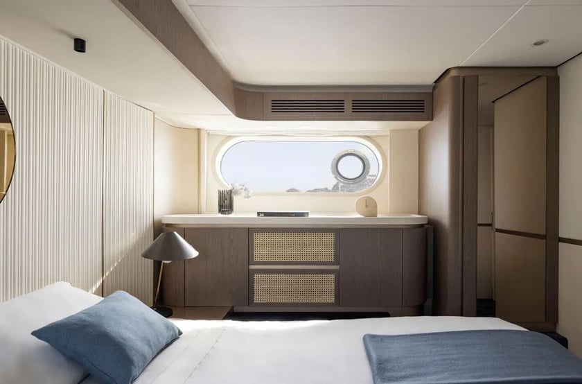 Podstrana Motorjacht Cabine 3  6  slaapplaatsen 6  gasten 18.47 m Lijstnummer: #25956 5