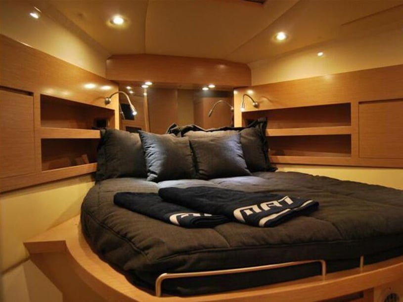 Cannigione Bateau à moteur Cabine 3  Couchettes 6  Invités 6  14.1 m Numéro de l'annonce: #26025 5