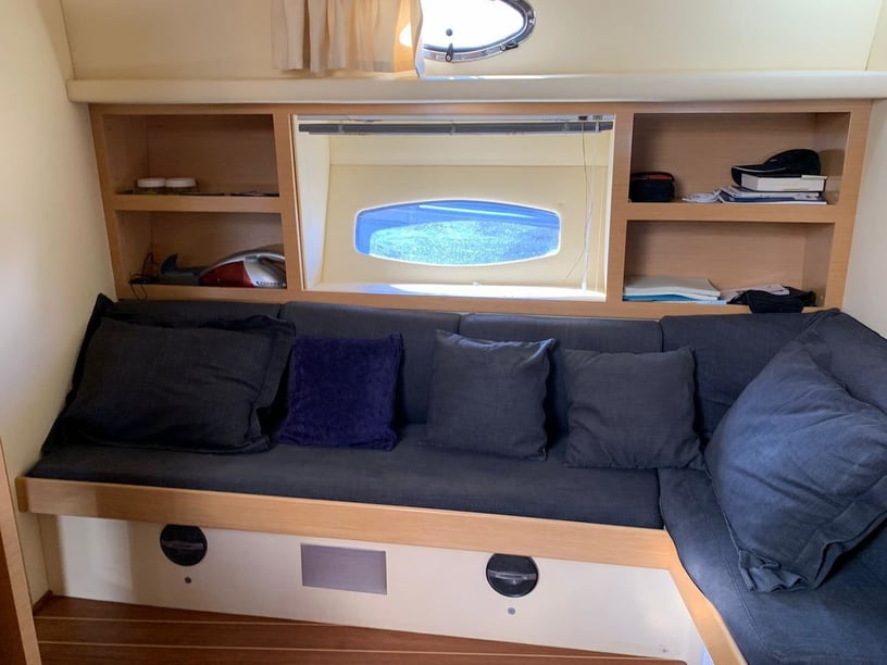 Cannigione Bateau à moteur Cabine 3  Couchettes 6  Invités 6  14.1 m Numéro de l'annonce: #26025 4