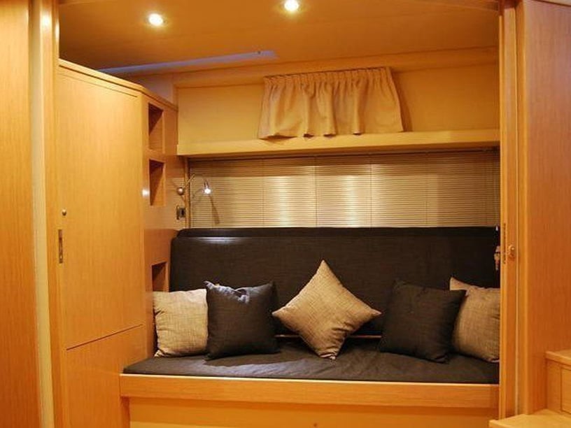 Cannigione Bateau à moteur Cabine 3  Couchettes 6  Invités 6  14.1 m Numéro de l'annonce: #26025 2