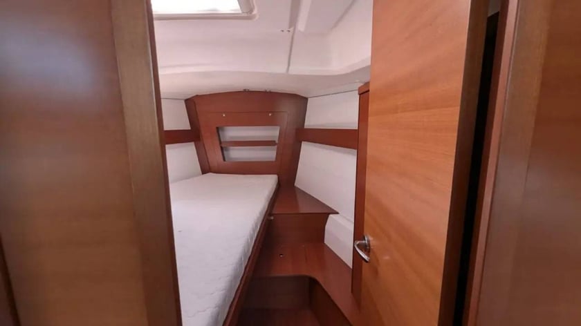 Saint-Quay-Portrieux Zeilboot Cabine 3  6  slaapplaatsen 6  gasten 11.1 m Lijstnummer: #26027 5