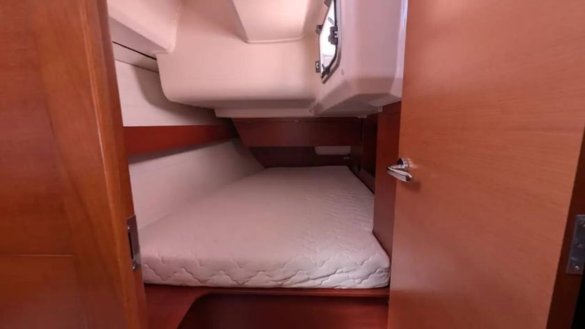 Saint-Quay-Portrieux Zeilboot Cabine 3  6  slaapplaatsen 6  gasten 11.1 m Lijstnummer: #26027 4