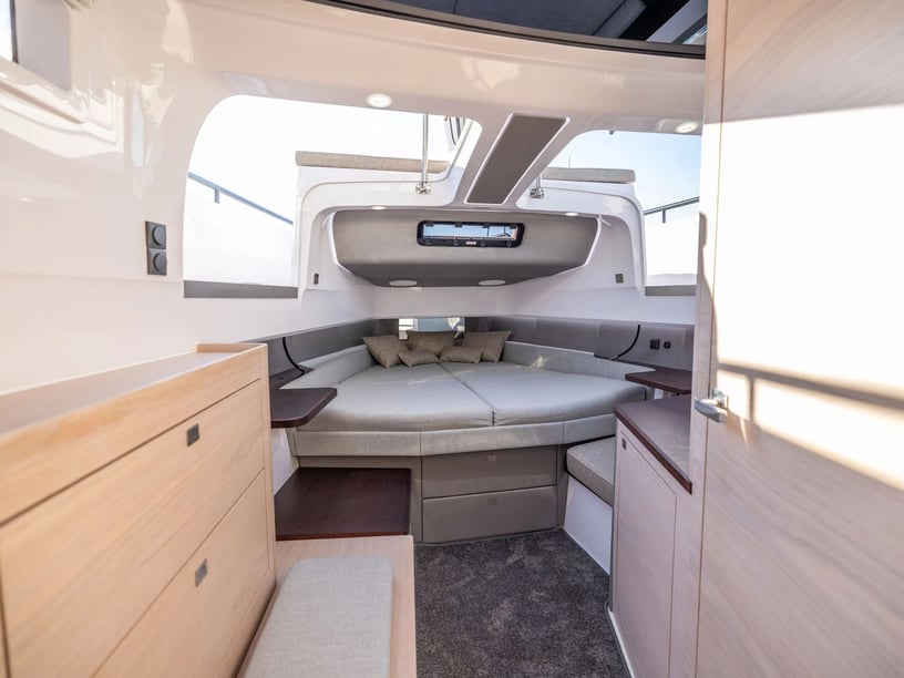 Seget Donji Motorboot 2 Kabine 4 Liegeplätze 12 Gäste 13.91 m Nummer des Inserats: #26029 2