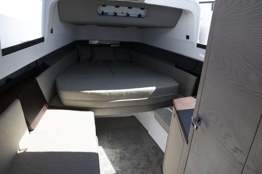 Seget Donji Motorboot 2 Kabine 4 Liegeplätze 12 Gäste 13.91 m Nummer des Inserats: #26029 3