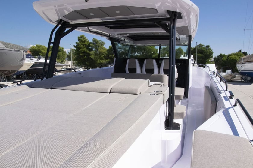 Seget Donji Motorboot 2 Kabine 4 Liegeplätze 12 Gäste 13.91 m Nummer des Inserats: #26029 4